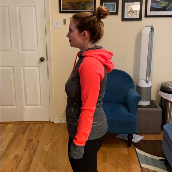 Nike Therma-Fit hoodie in pink and black NWOT - Picture 2 of 9